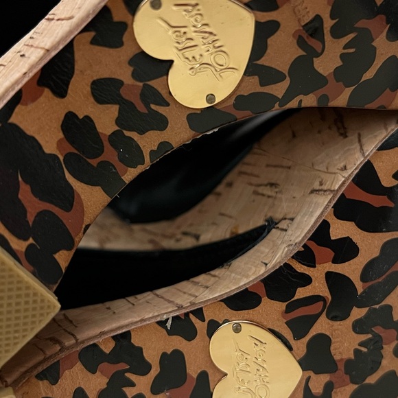 đź’—NWOT BETSEY JOHNSON WEDGESđź’— - Picture 15 of 16